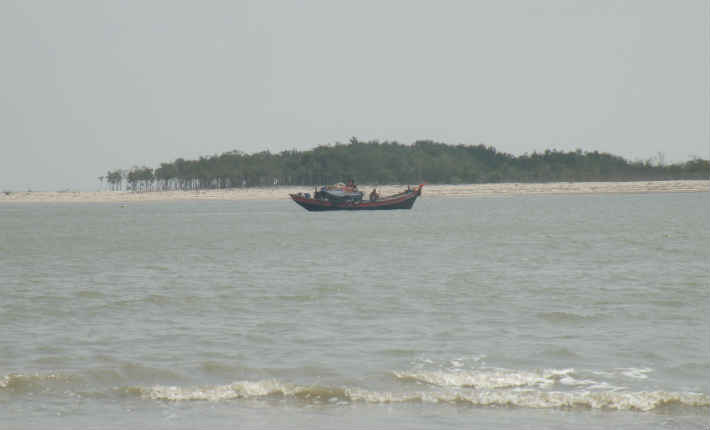 fishing boats In sundarbans